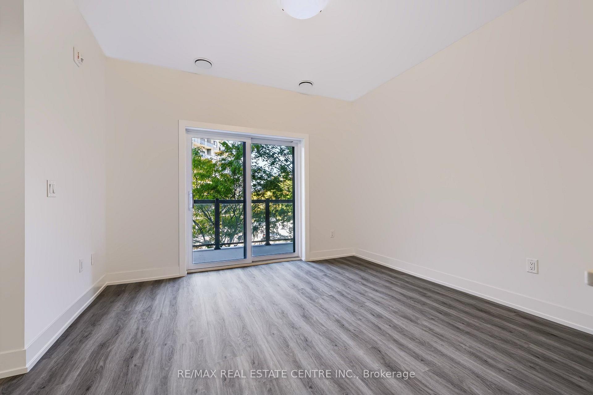 Photo 13 of Unit 106, 1000 Lackner Place, Kitchener, Grand River North — HOMEH