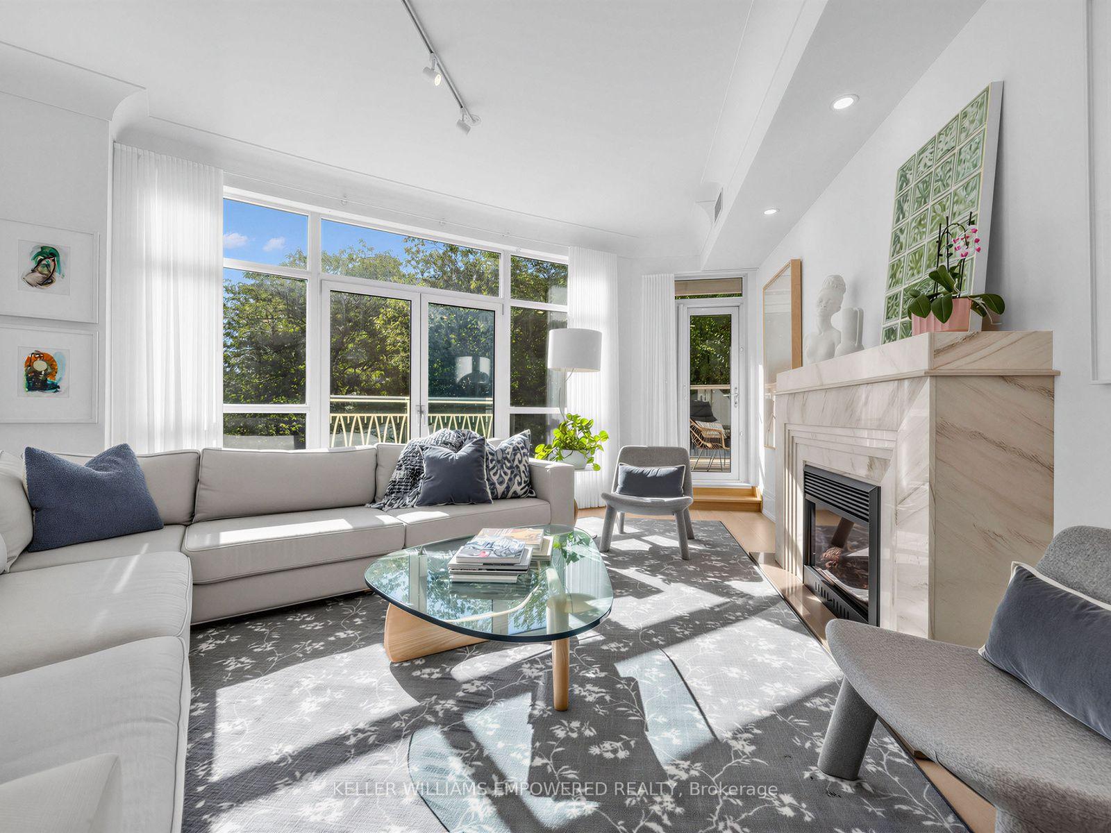 Photo 9 of Unit 303, 336 Spadina Road, Toronto, Casa Loma — HOMEH