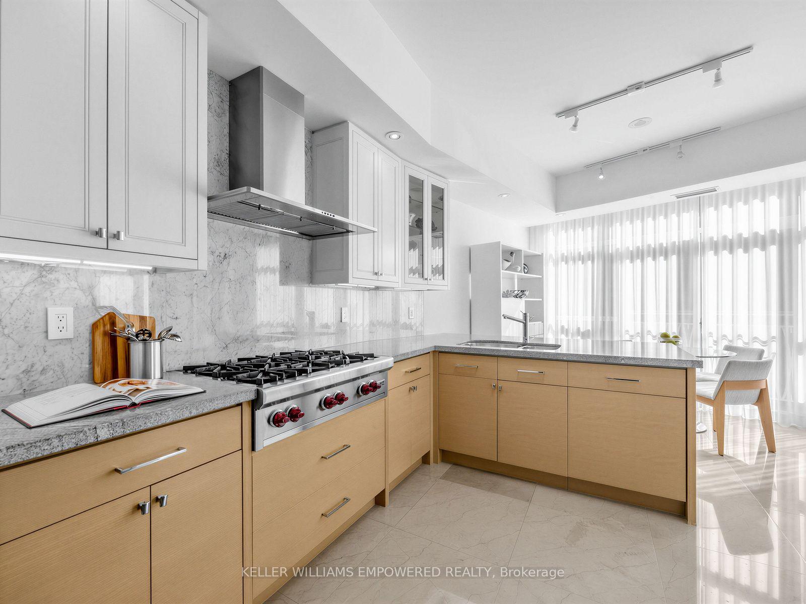 Photo 15 of Unit 303, 336 Spadina Road, Toronto, Casa Loma — HOMEH