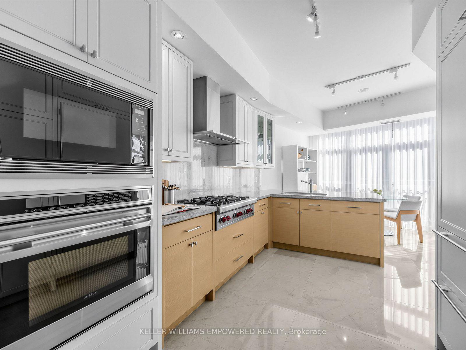 Photo 18 of Unit 303, 336 Spadina Road, Toronto, Casa Loma — HOMEH