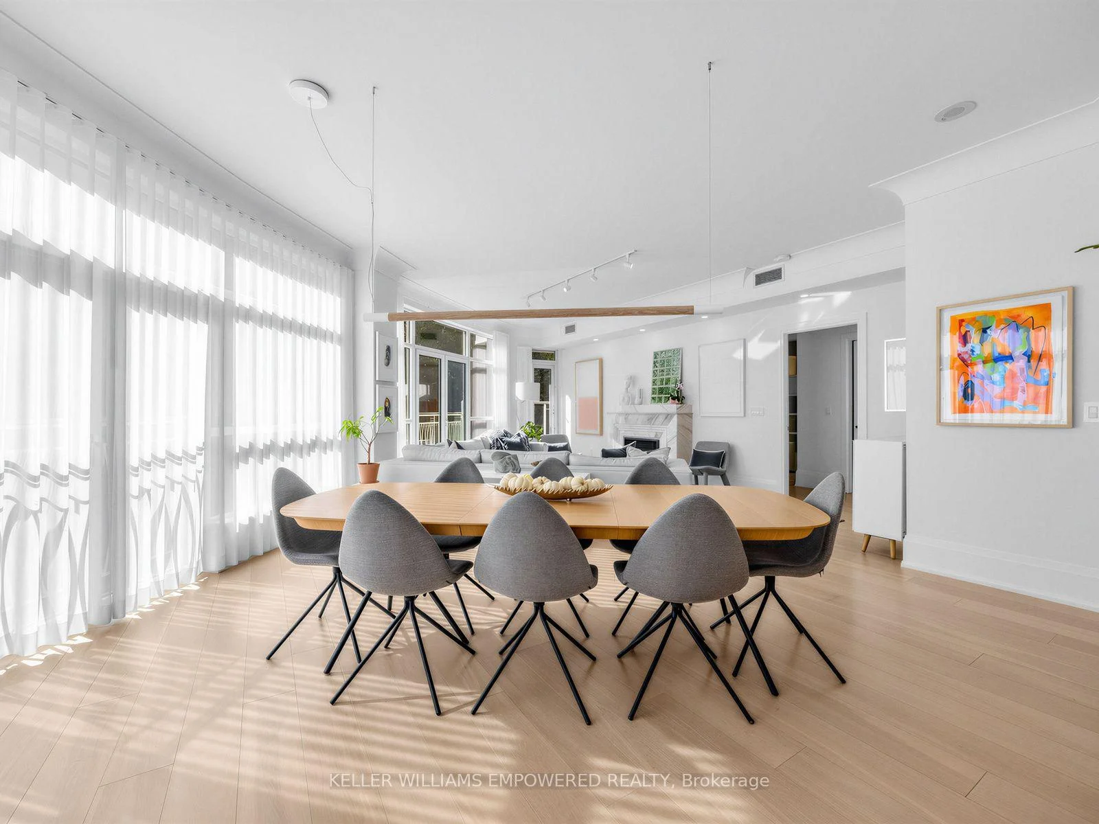 Photo 8 of Unit 303, 336 Spadina Road, Toronto, Casa Loma — HOMEH