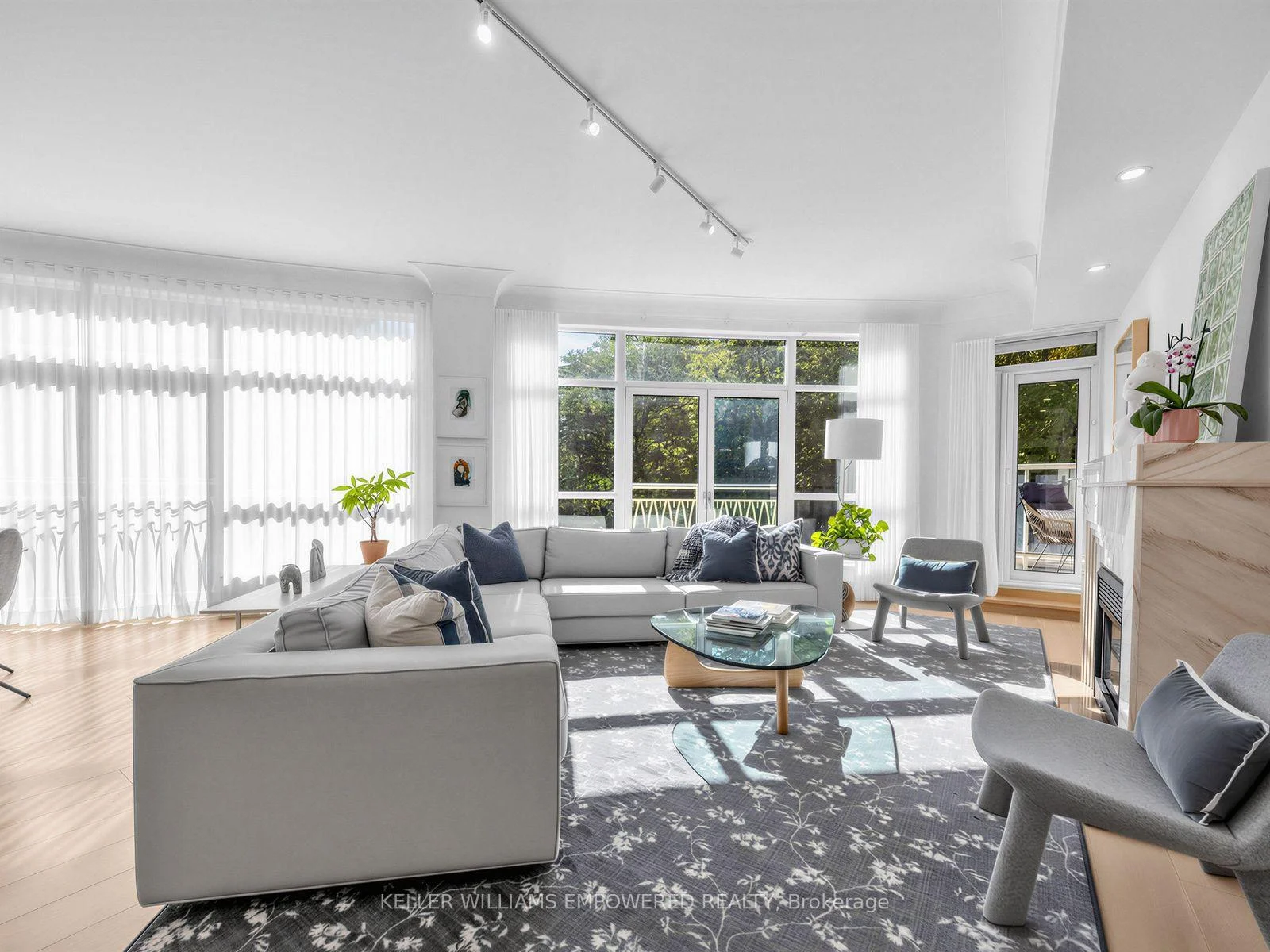 Photo 13 of Unit 303, 336 Spadina Road, Toronto, Casa Loma — HOMEH