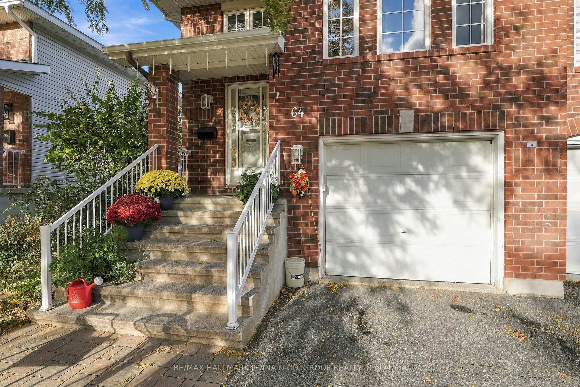 Photo 2 of 64 Whalings Circle, Ottawa, Stittsville (Central) — HOMEH