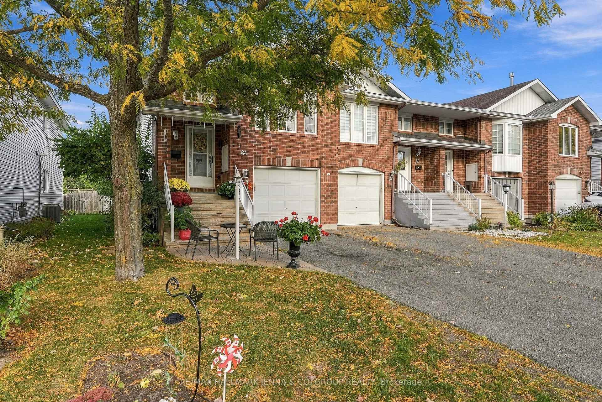 Photo 4 of 64 Whalings Circle, Ottawa, Stittsville (Central) — HOMEH