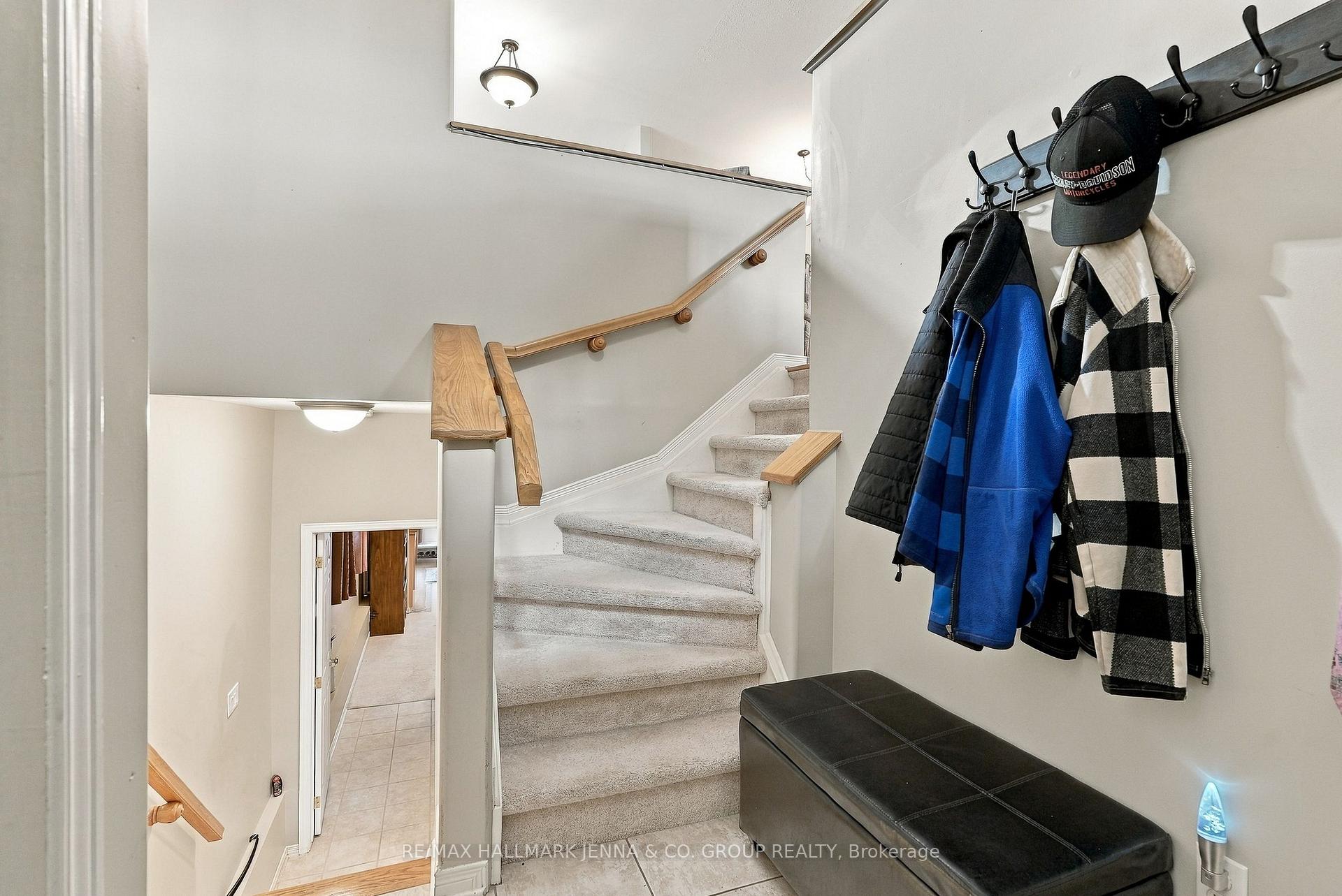 Photo 6 of 64 Whalings Circle, Ottawa, Stittsville (Central) — HOMEH