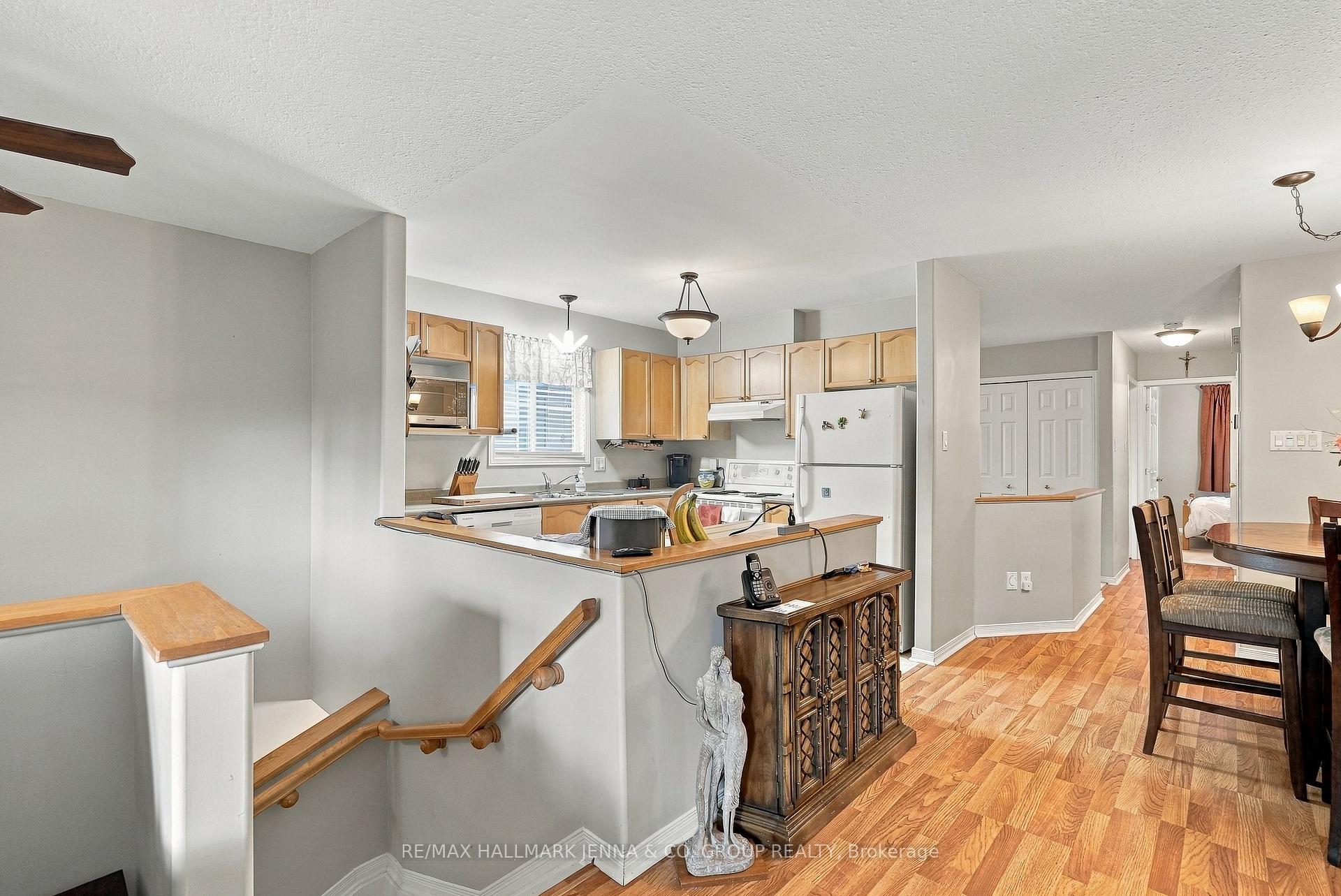 Photo 7 of 64 Whalings Circle, Ottawa, Stittsville (Central) — HOMEH