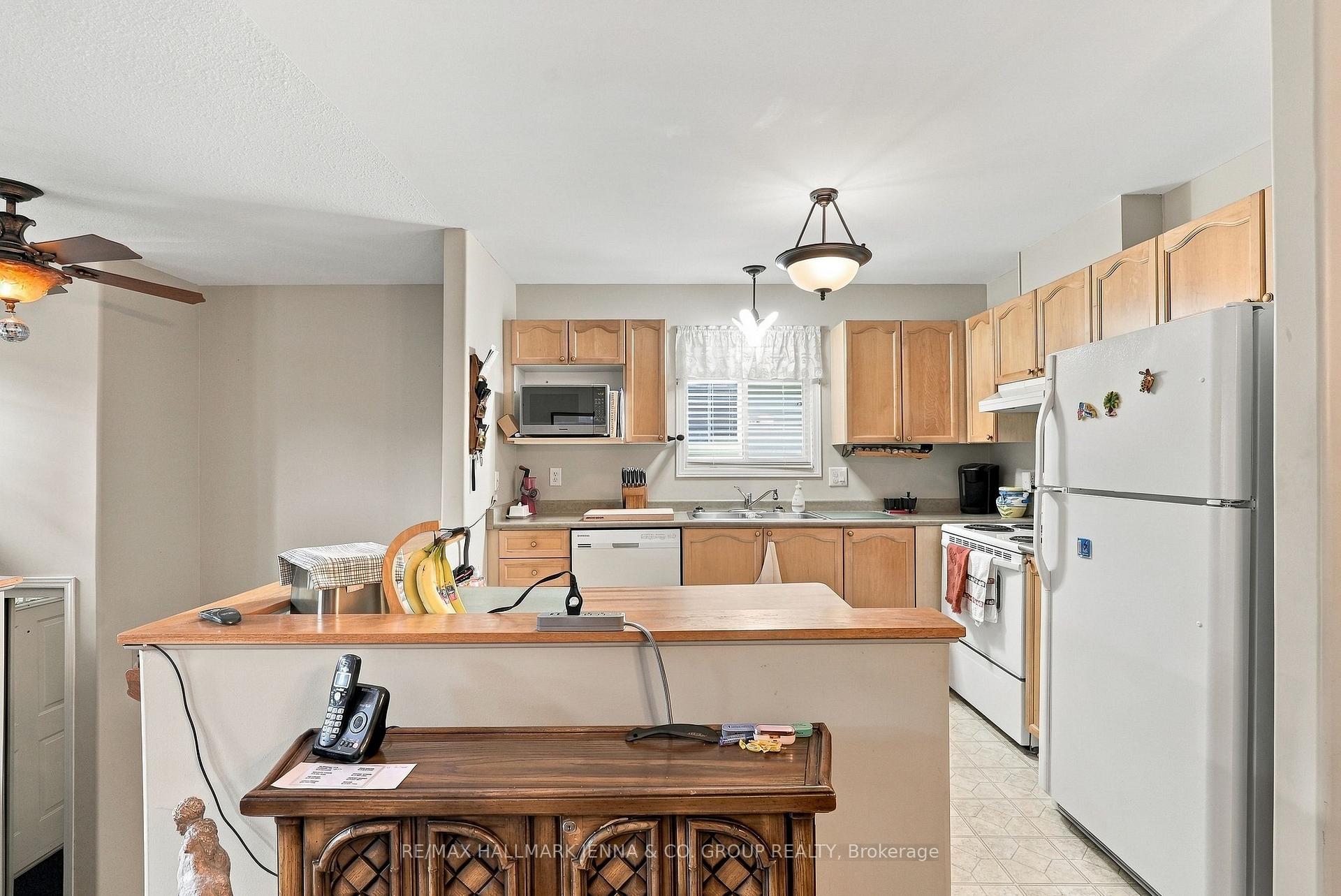 Photo 8 of 64 Whalings Circle, Ottawa, Stittsville (Central) — HOMEH
