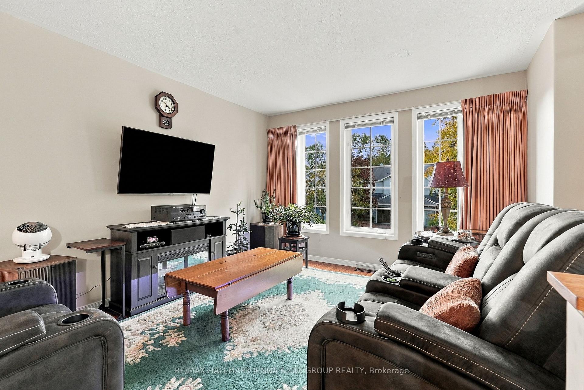 Photo 13 of 64 Whalings Circle, Ottawa, Stittsville (Central) — HOMEH