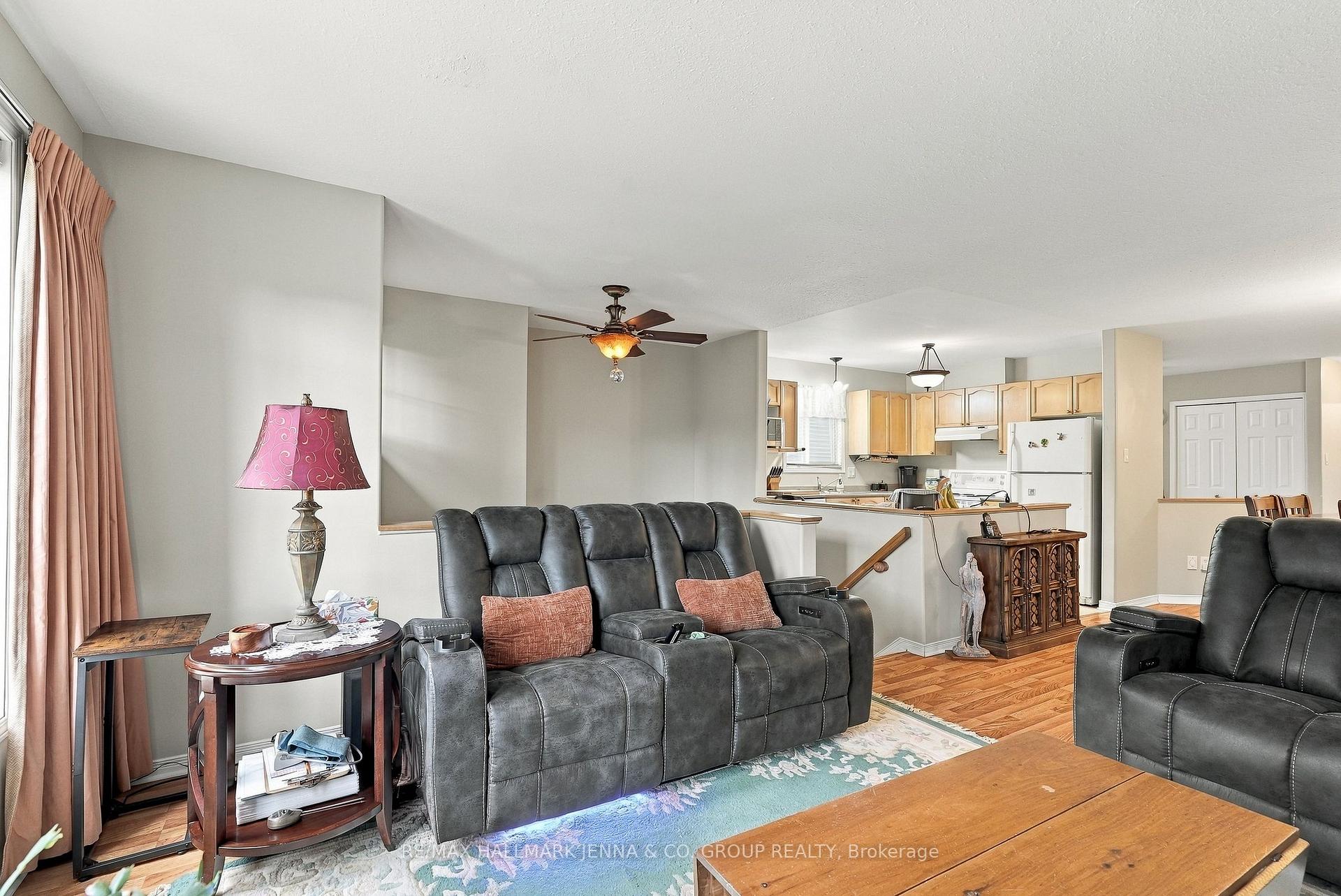 Photo 15 of 64 Whalings Circle, Ottawa, Stittsville (Central) — HOMEH
