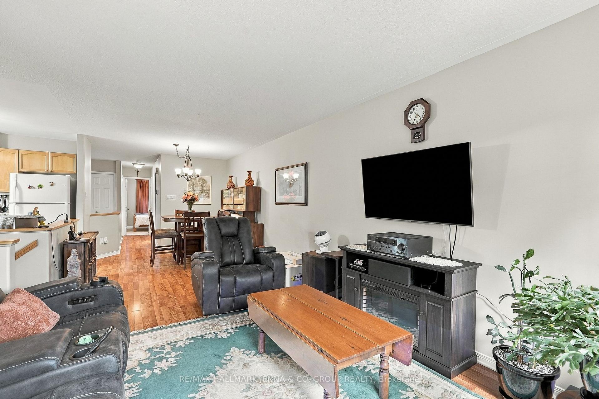 Photo 16 of 64 Whalings Circle, Ottawa, Stittsville (Central) — HOMEH