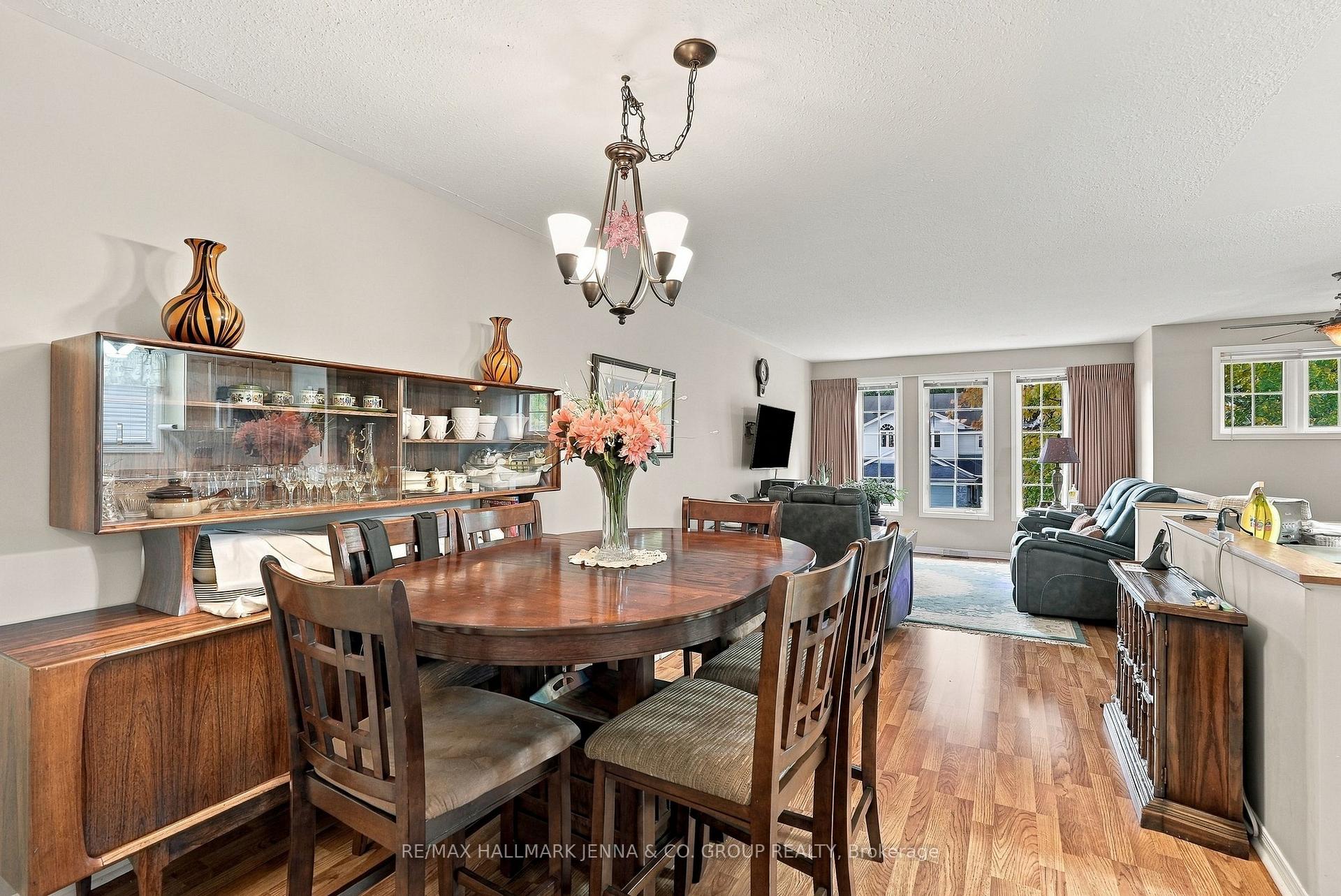 Photo 19 of 64 Whalings Circle, Ottawa, Stittsville (Central) — HOMEH