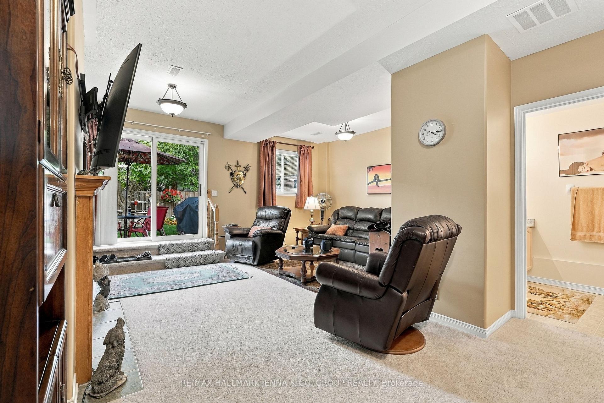 Photo 28 of 64 Whalings Circle, Ottawa, Stittsville (Central) — HOMEH