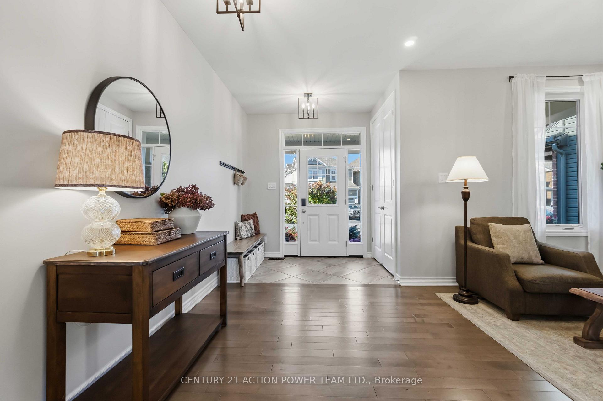Photo 5 of 156 Bartonia Circle, Ottawa, Avalon West — HOMEH