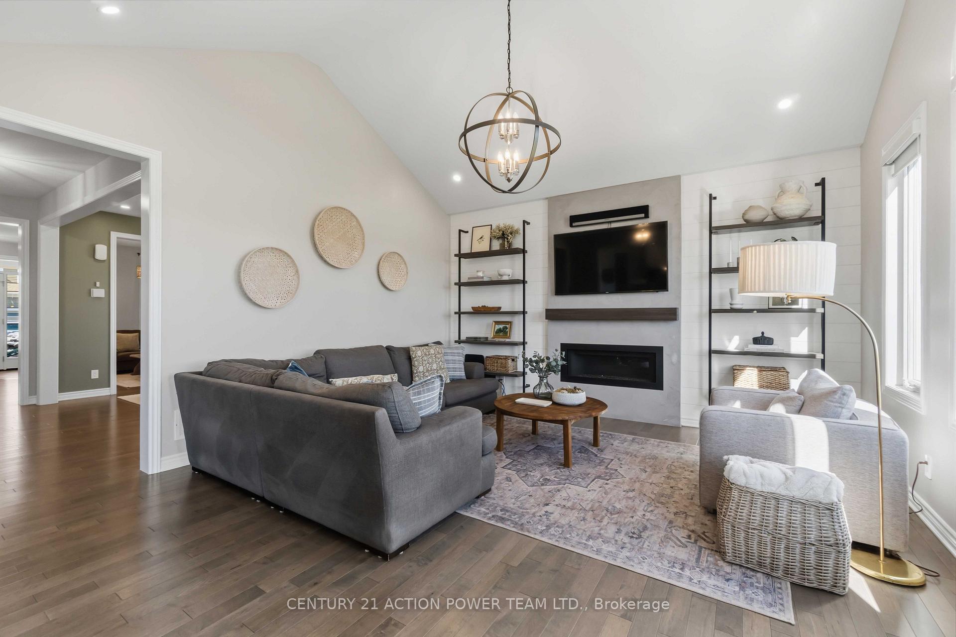 Photo 9 of 156 Bartonia Circle, Ottawa, Avalon West — HOMEH