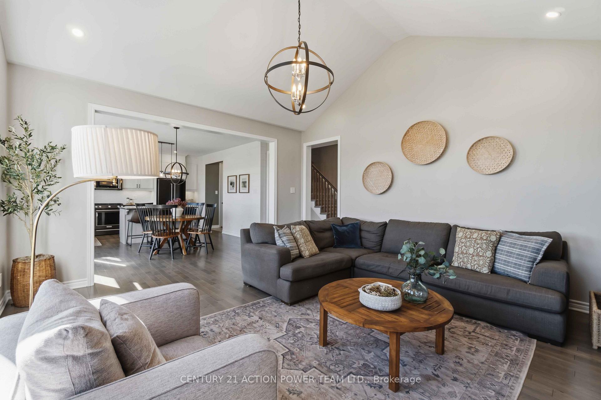 Photo 10 of 156 Bartonia Circle, Ottawa, Avalon West — HOMEH