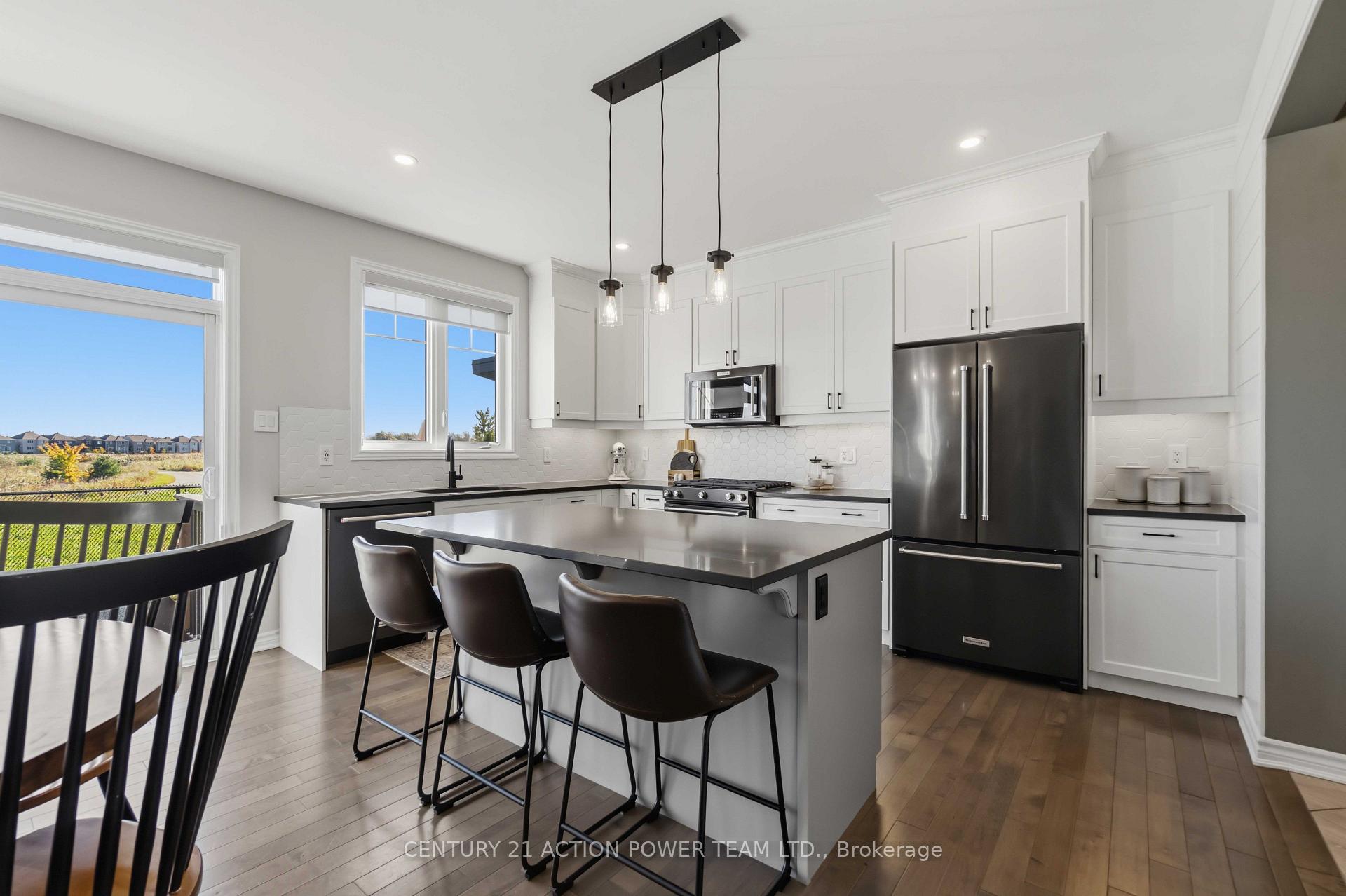 Photo 13 of 156 Bartonia Circle, Ottawa, Avalon West — HOMEH