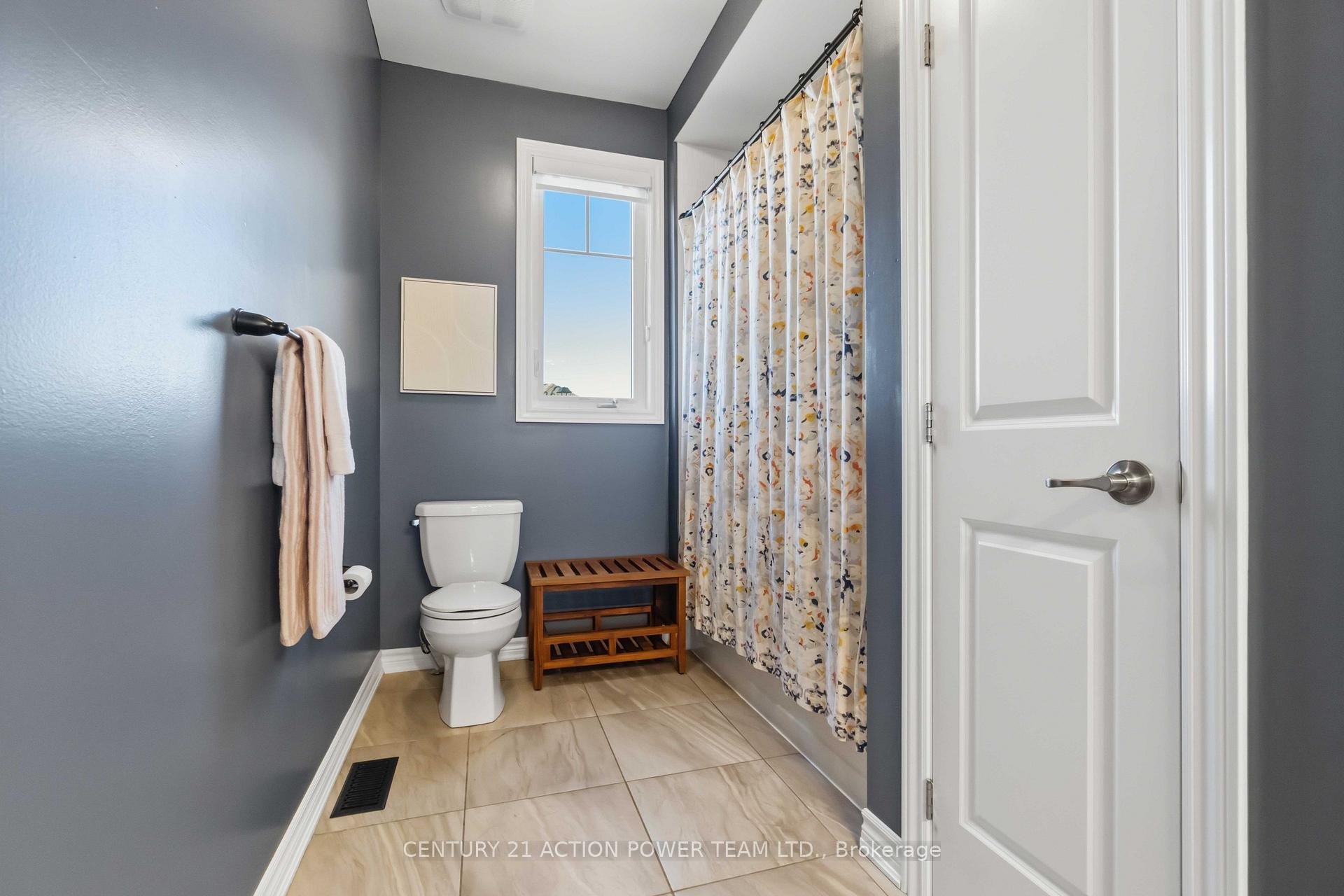 Photo 37 of 156 Bartonia Circle, Ottawa, Avalon West — HOMEH