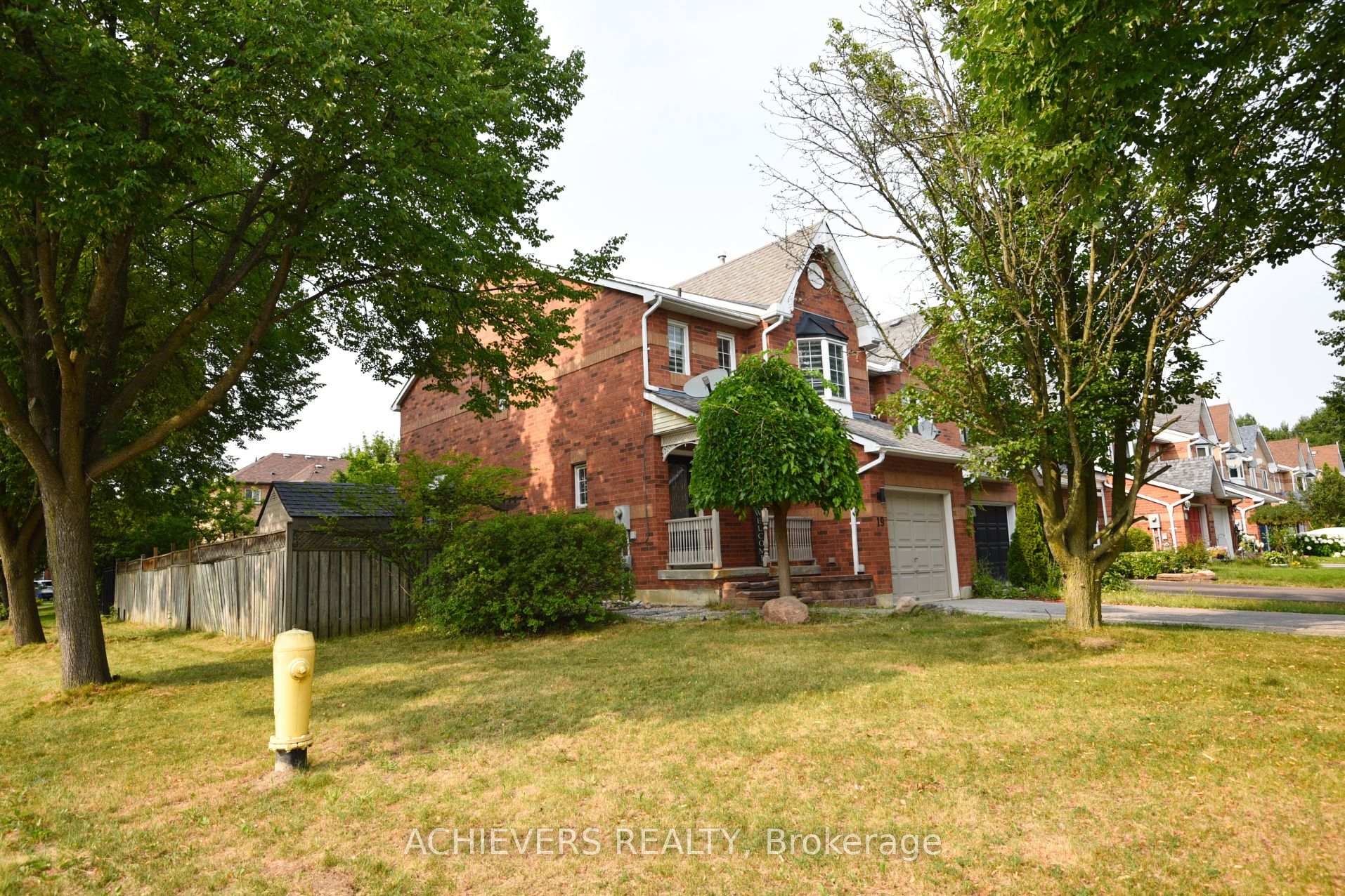 Photo 3 of 19 Mccullock Crescent, Ajax, Northwest Ajax — HOMEH