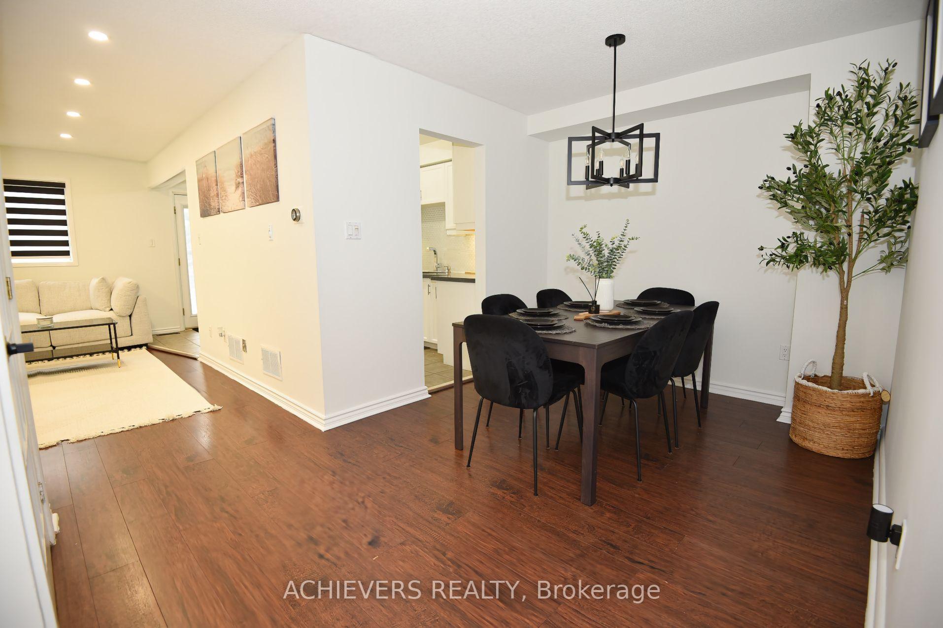 Photo 5 of 19 Mccullock Crescent, Ajax, Northwest Ajax — HOMEH