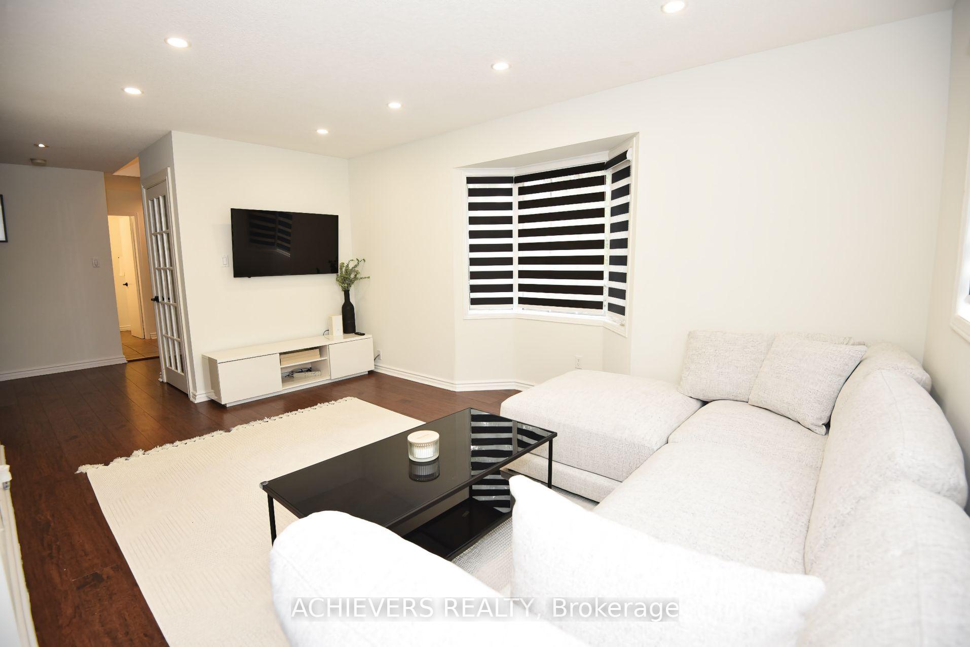 Photo 8 of 19 Mccullock Crescent, Ajax, Northwest Ajax — HOMEH