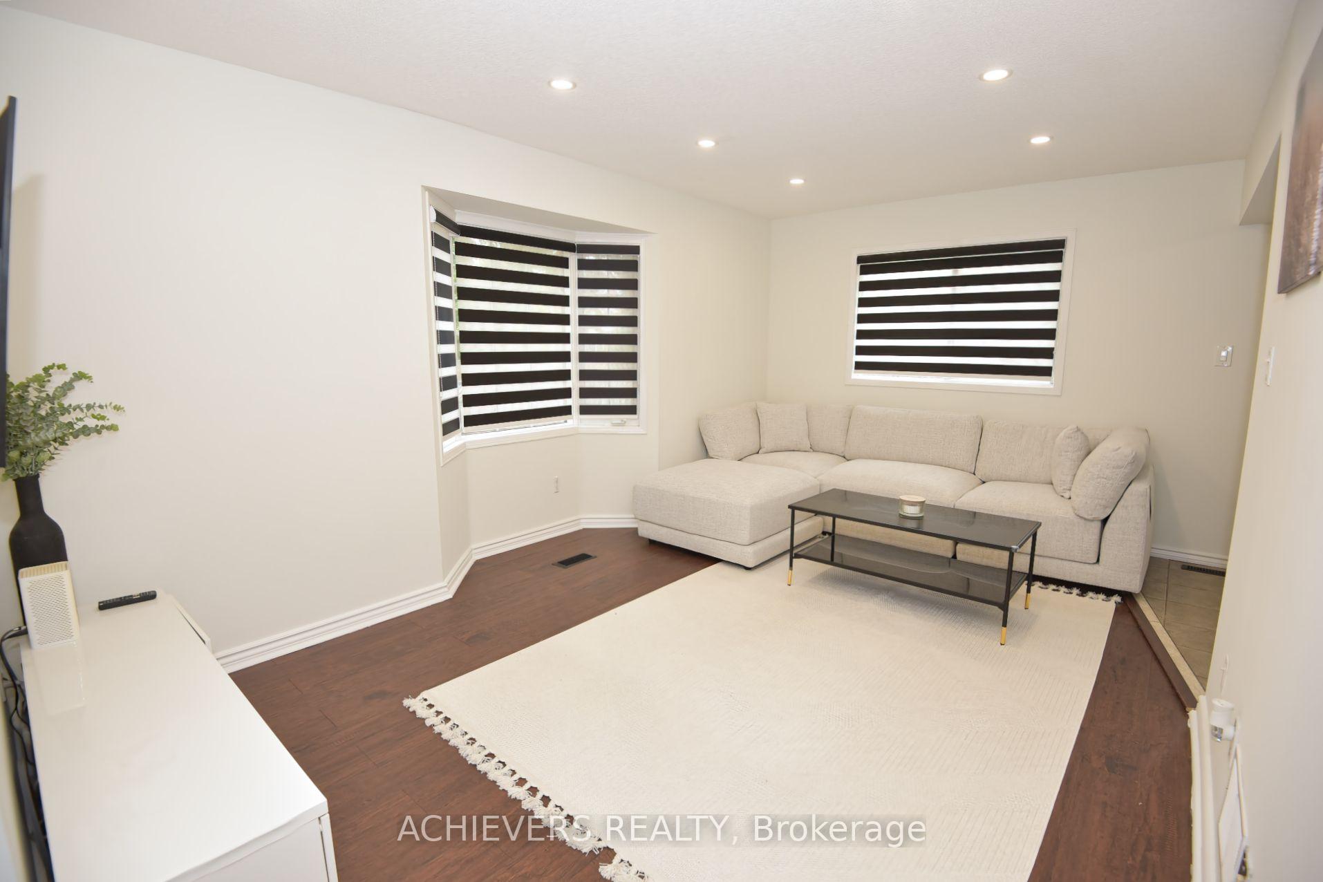 Photo 9 of 19 Mccullock Crescent, Ajax, Northwest Ajax — HOMEH