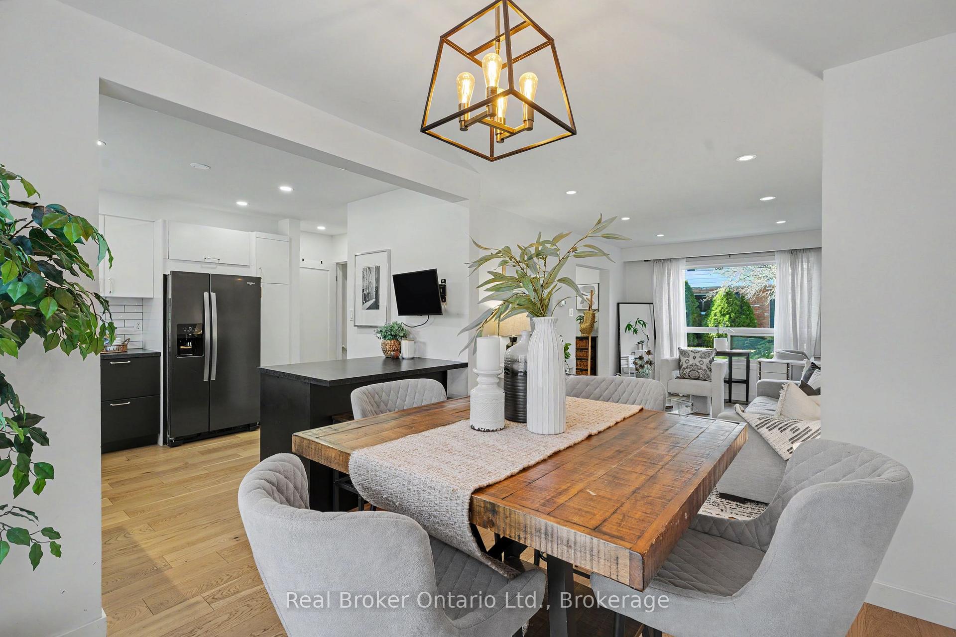 Photo 12 of 5475 Lakeshore Road, Burlington, Appleby — HOMEH
