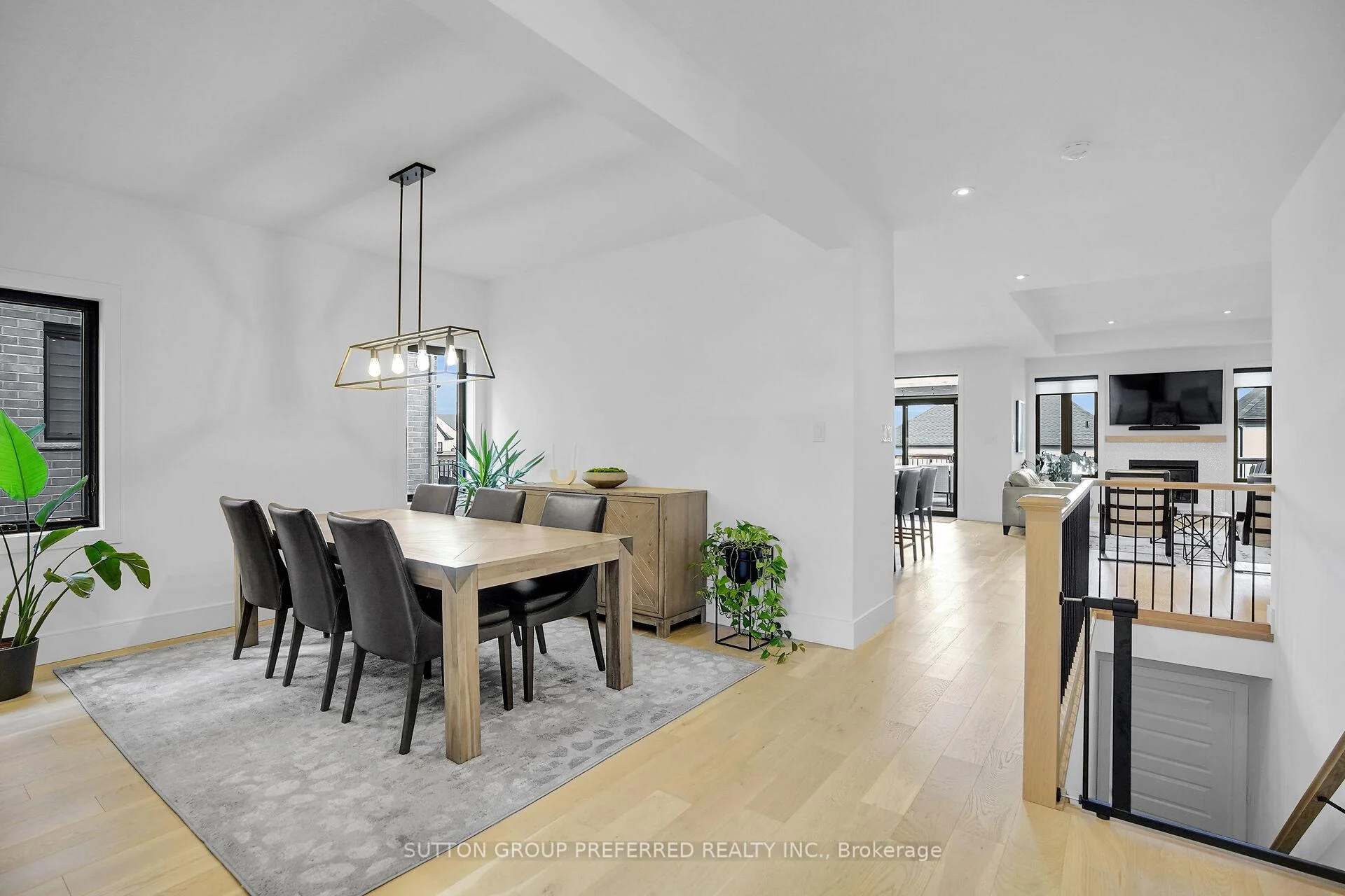 Photo 11 of 1928 Trailsway Drive, London, South B — HOMEH