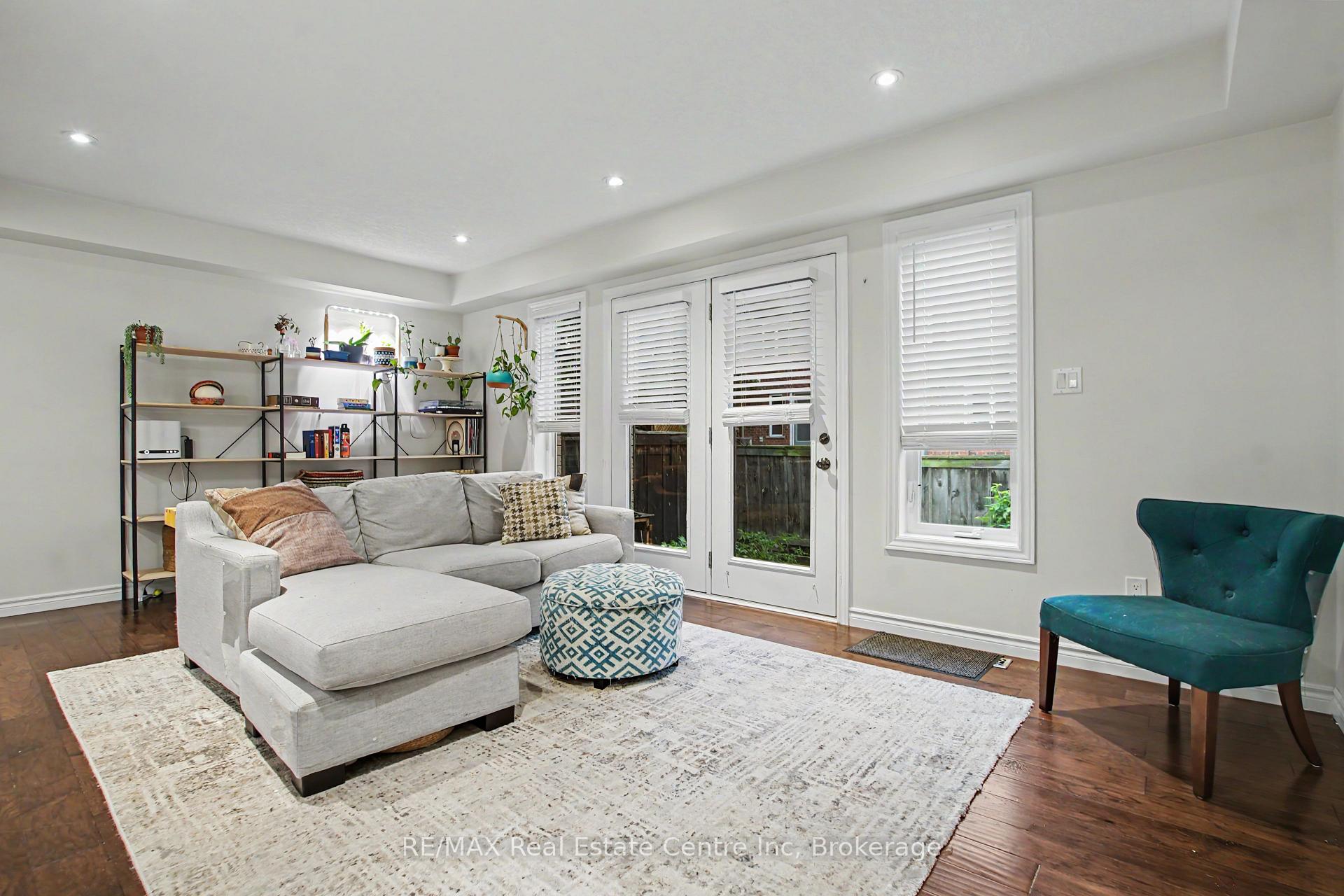Photo 11 of Unit 15, 167 Arkell Road, Guelph, Kortright East — HOMEH