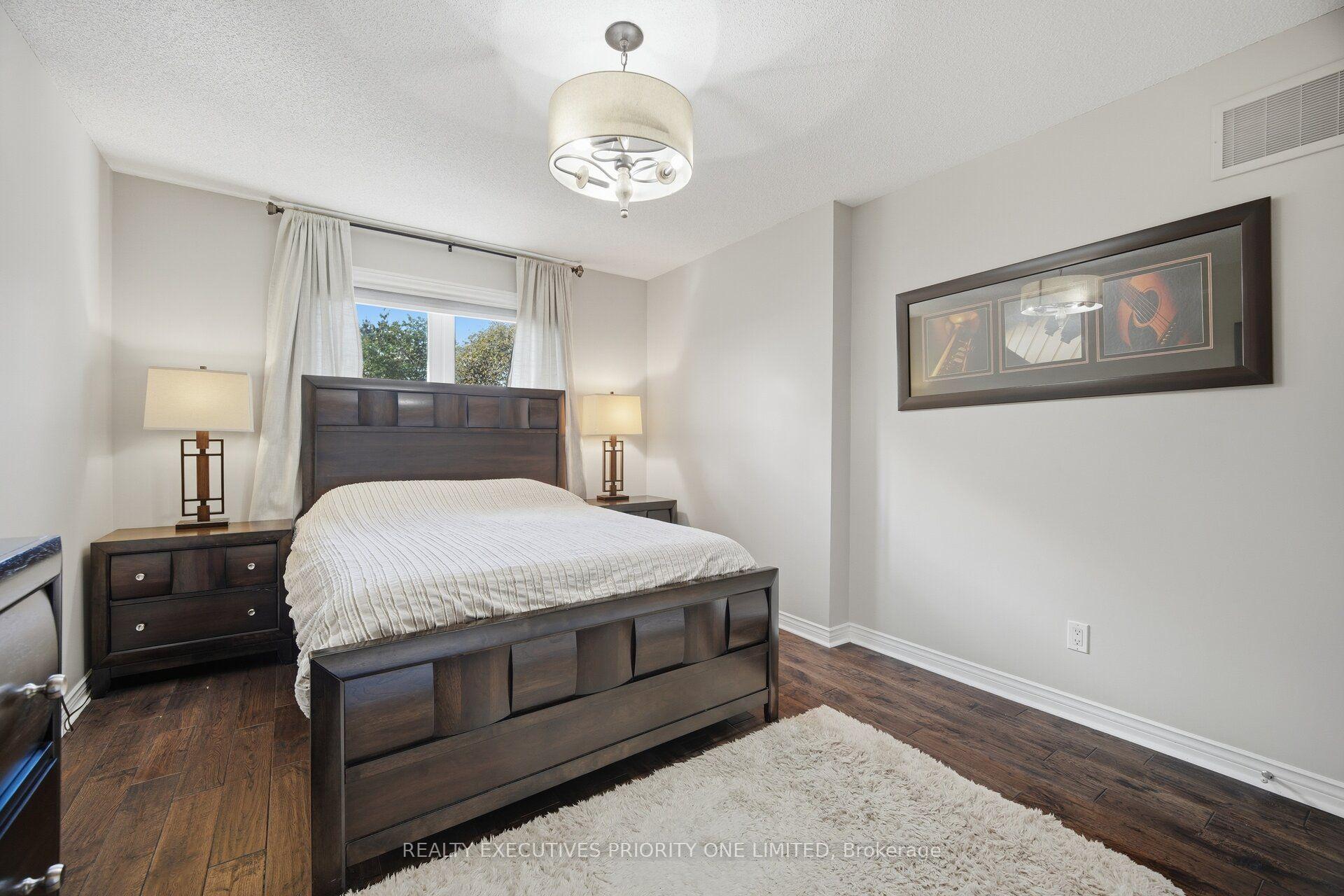 Photo 16 of 8 Waterbury Street, Caledon, Bolton East — HOMEH