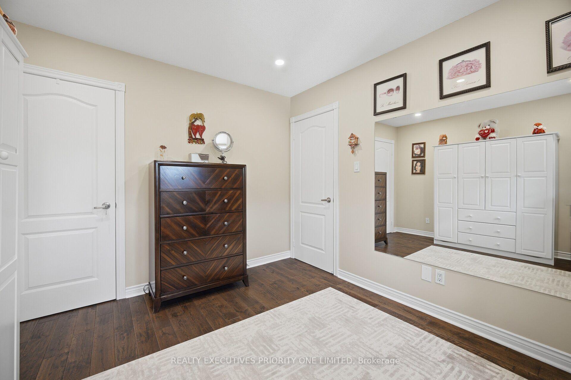 Photo 20 of 8 Waterbury Street, Caledon, Bolton East — HOMEH