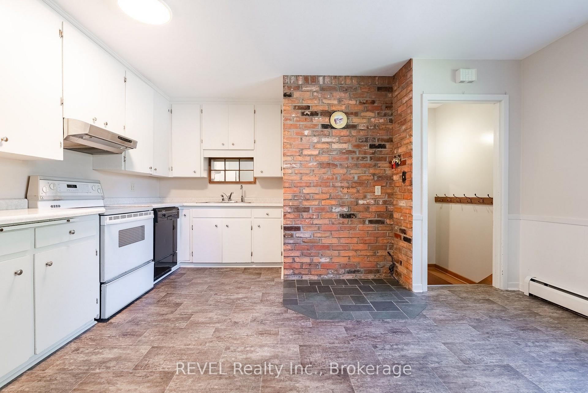 Photo 5 of 1629 Gregory Road, St. Catharines, Rural Fourth — HOMEH