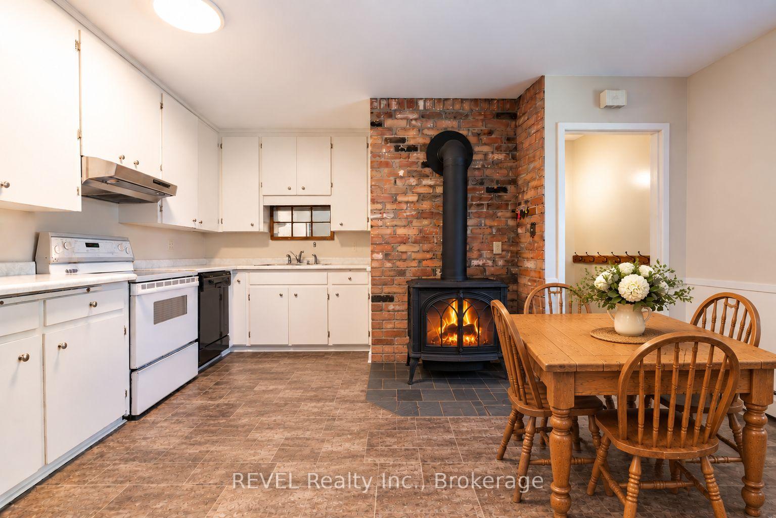 Photo 6 of 1629 Gregory Road, St. Catharines, Rural Fourth — HOMEH
