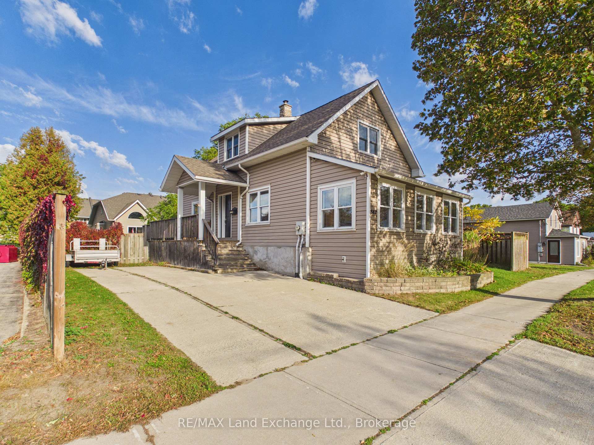 Photo of 842 Olde Victoria Street