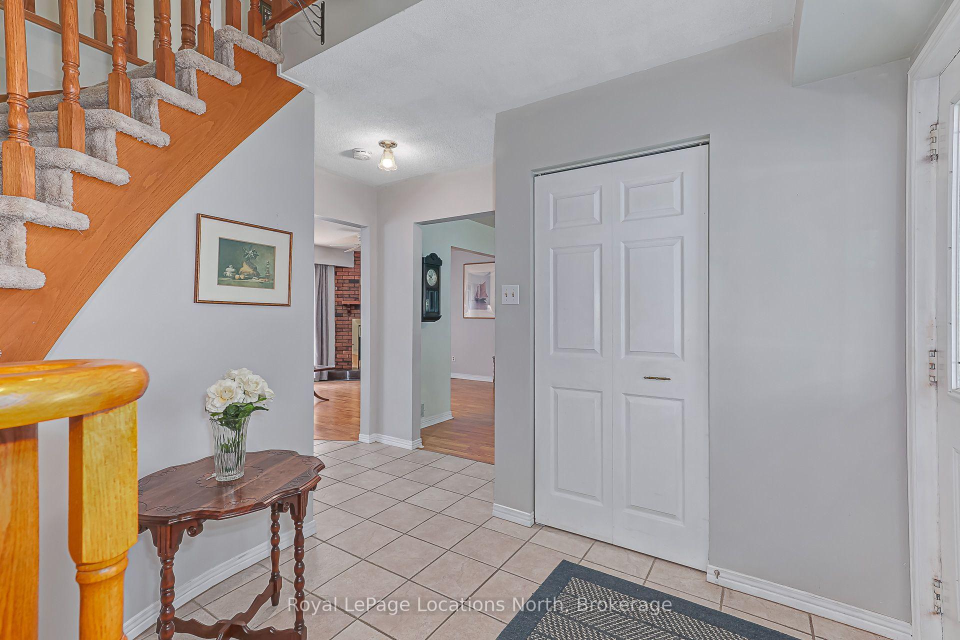 Photo 4 of 162 Christopher Avenue, Wasaga Beach — HOMEH