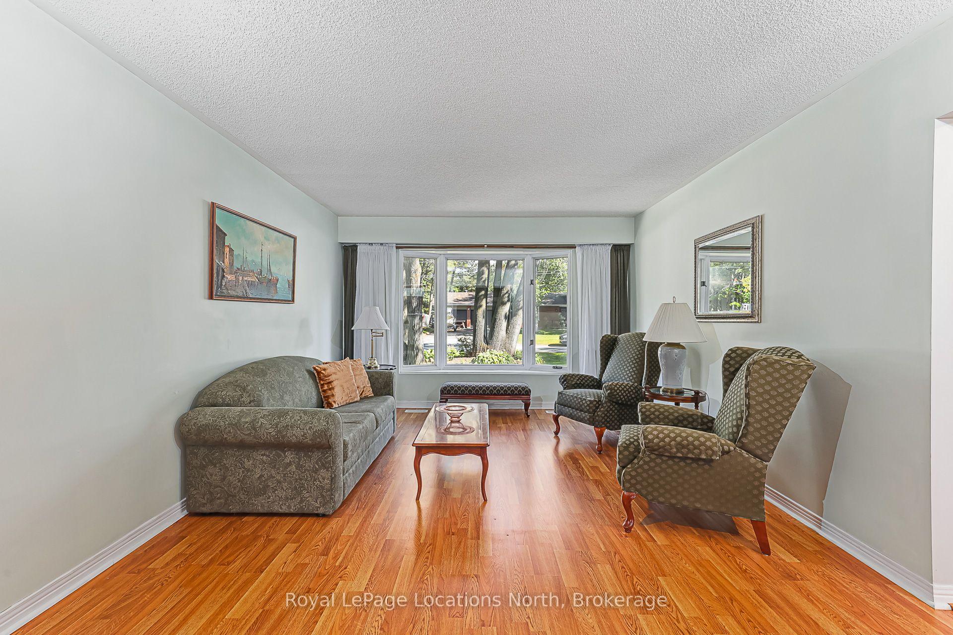 Photo 14 of 162 Christopher Avenue, Wasaga Beach — HOMEH