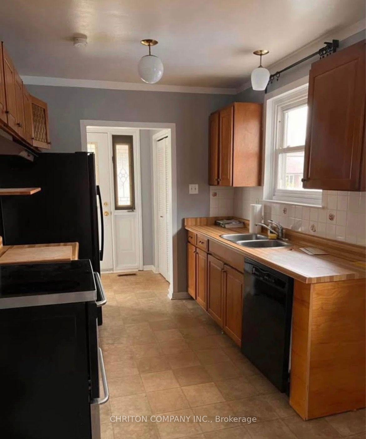 Photo 2 of Unit Upper, 566 Chantenay Drive, Mississauga, Cooksville — HOMEH