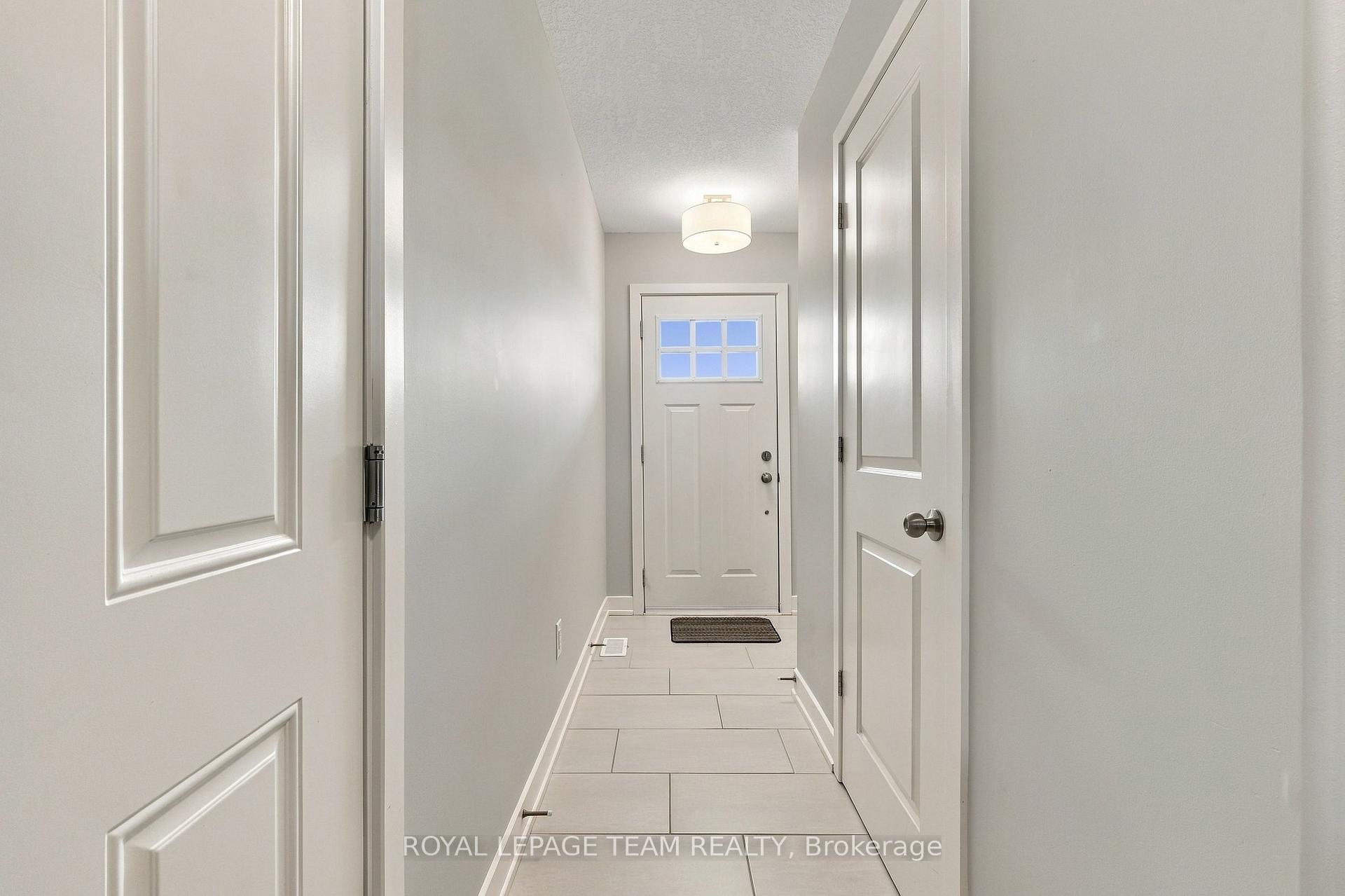 Photo 4 of 163 Ferrara Drive, Smiths Falls, Smiths Falls — HOMEH