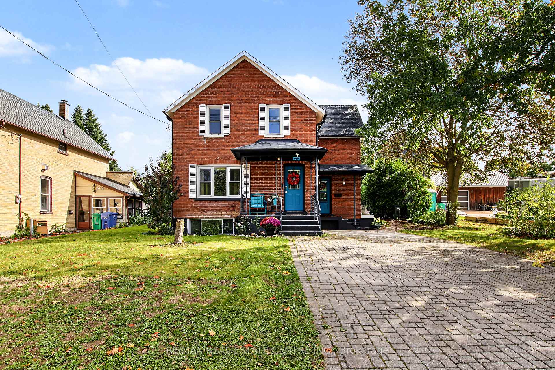 Photo of 215 Elgin Street S