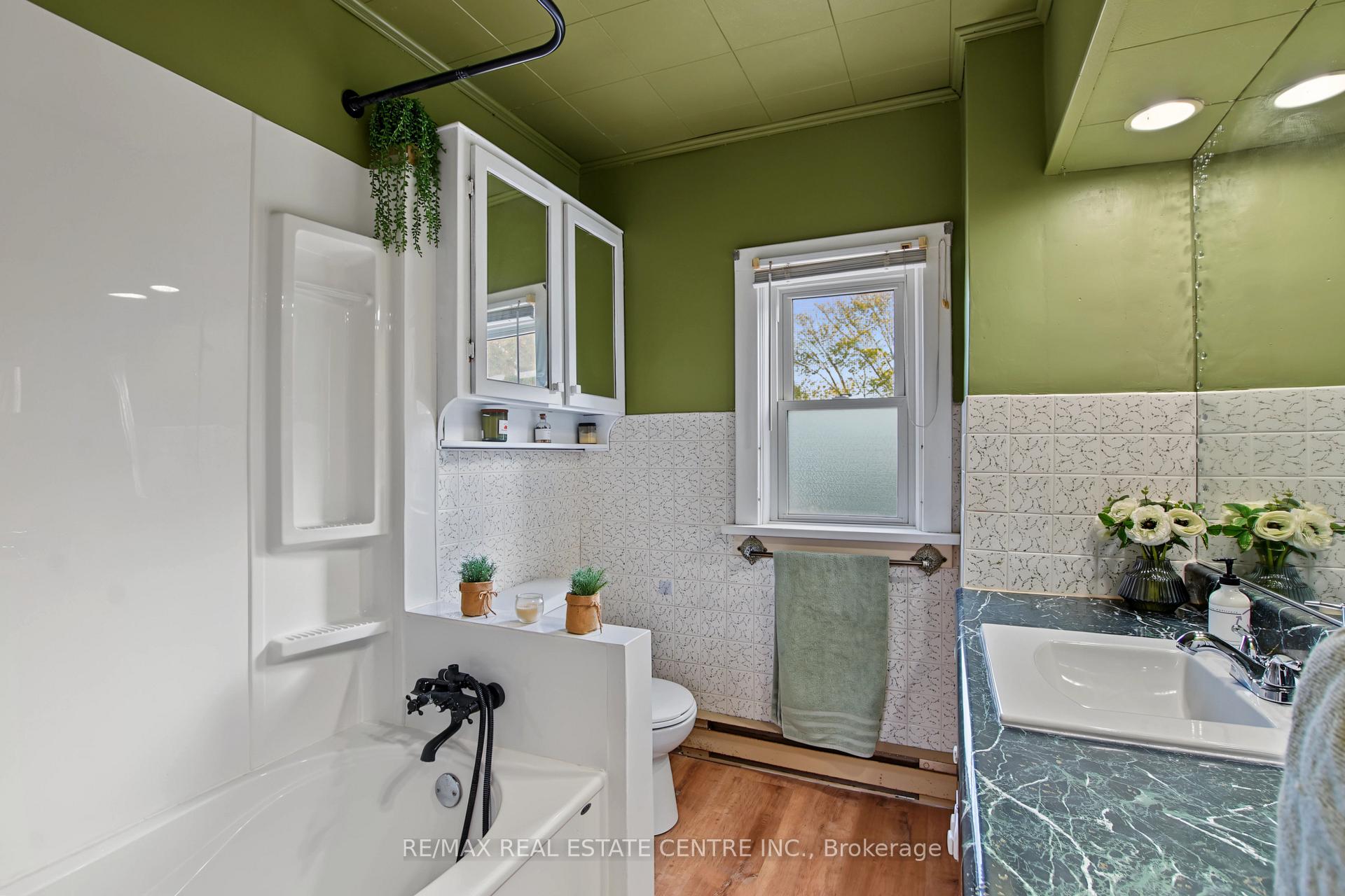 Photo 26 of 215 Elgin Street S, West Grey — HOMEH