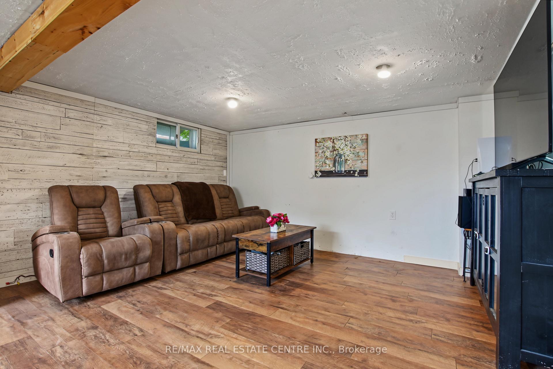 Photo 29 of 215 Elgin Street S, West Grey — HOMEH