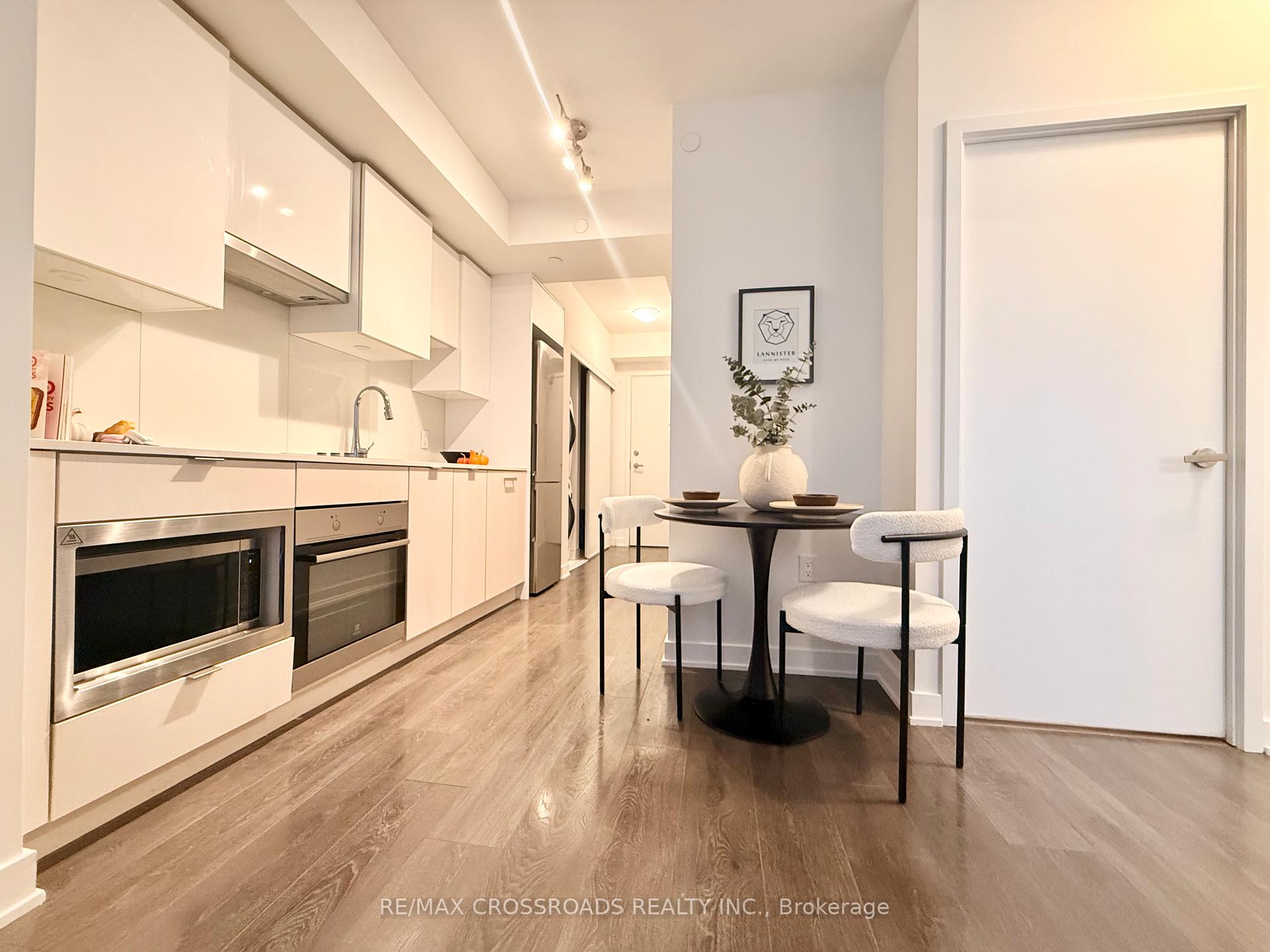 Photo 6 of Unit 2301, 195 Redpath Avenue, Toronto, Mount Pleasant West — HOMEH
