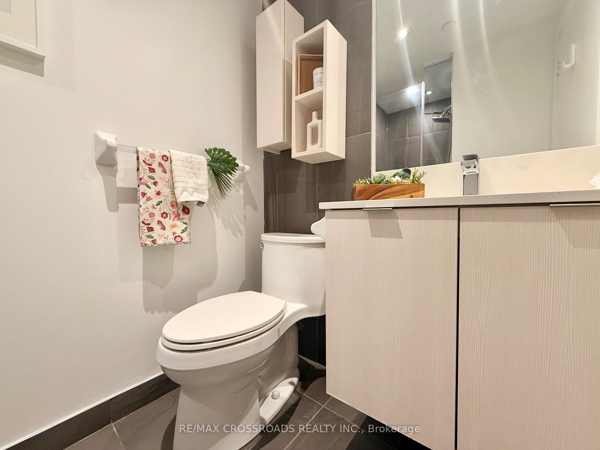 Photo 15 of Unit 2301, 195 Redpath Avenue, Toronto, Mount Pleasant West — HOMEH