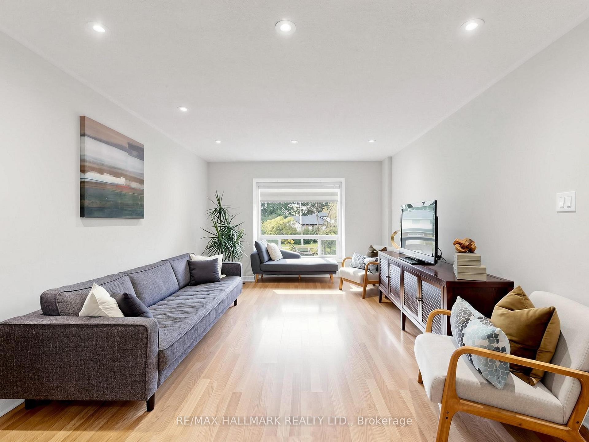 Photo 5 of Unit 13, 282 Royal Orchard Boulevard, Markham, Royal Orchard — HOMEH