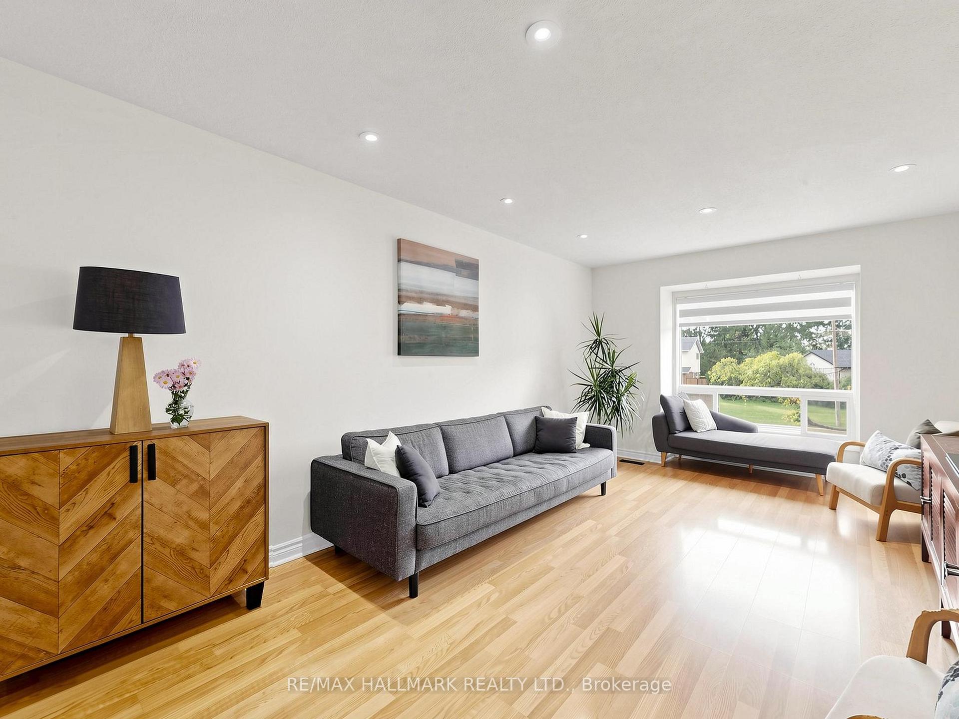 Photo 6 of Unit 13, 282 Royal Orchard Boulevard, Markham, Royal Orchard — HOMEH