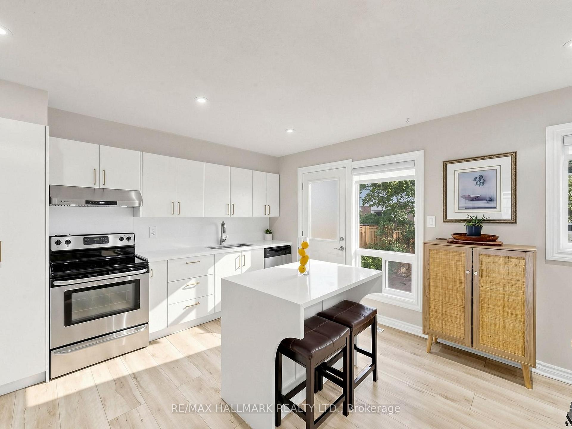 Photo 10 of Unit 13, 282 Royal Orchard Boulevard, Markham, Royal Orchard — HOMEH