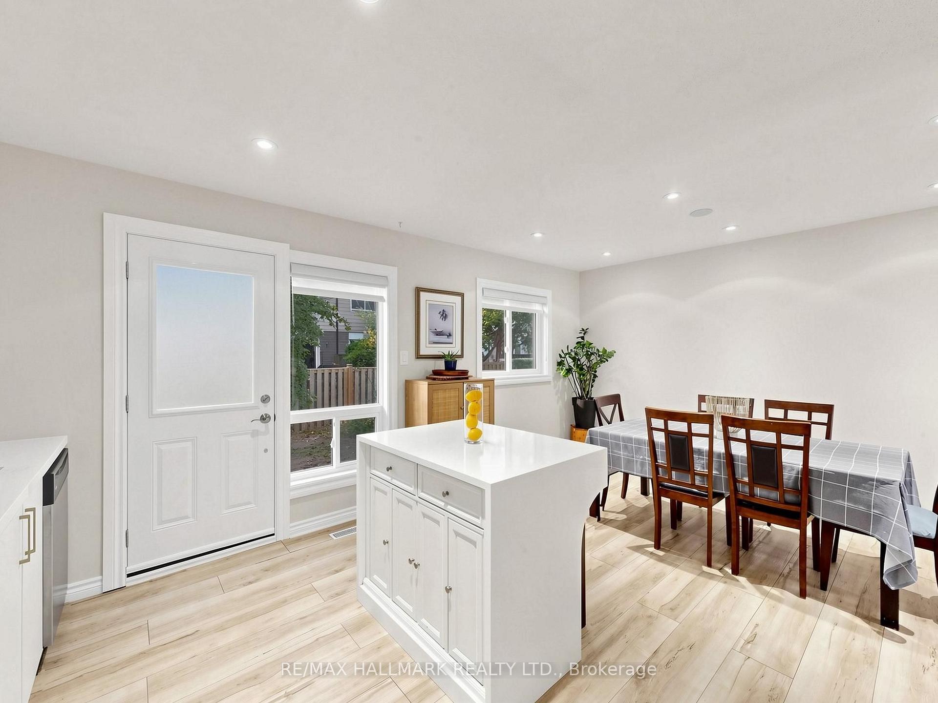 Photo 12 of Unit 13, 282 Royal Orchard Boulevard, Markham, Royal Orchard — HOMEH