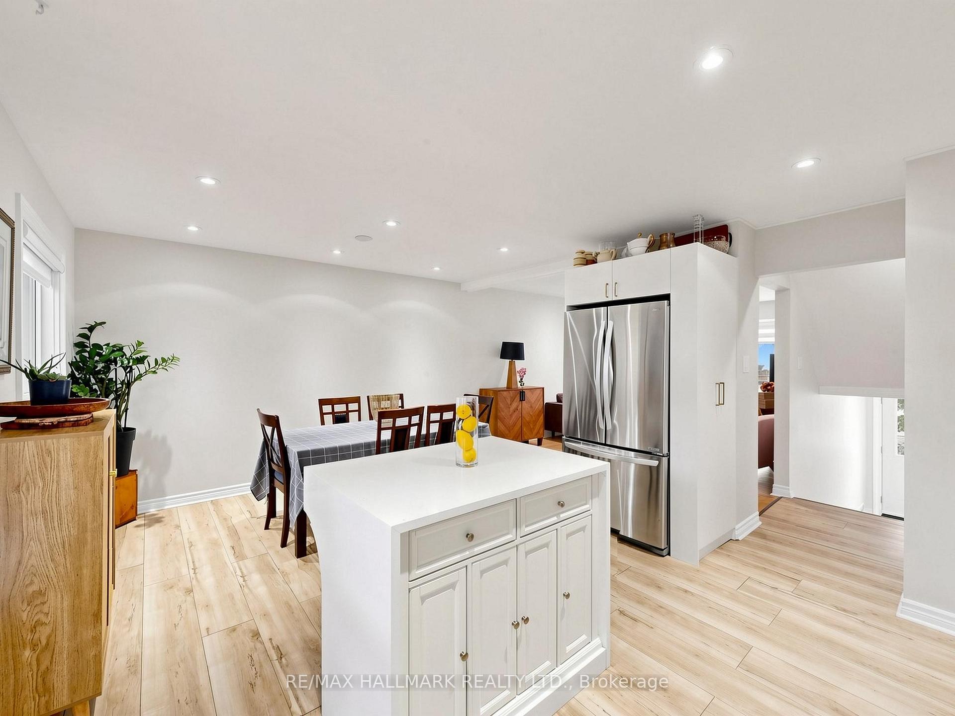 Photo 13 of Unit 13, 282 Royal Orchard Boulevard, Markham, Royal Orchard — HOMEH