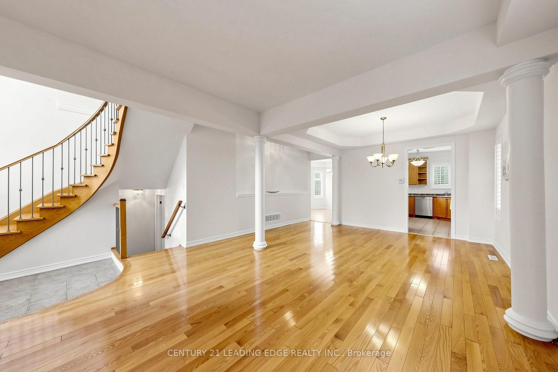 Photo 10 of 71 Josephine Road, Vaughan, Vellore Village — HOMEH
