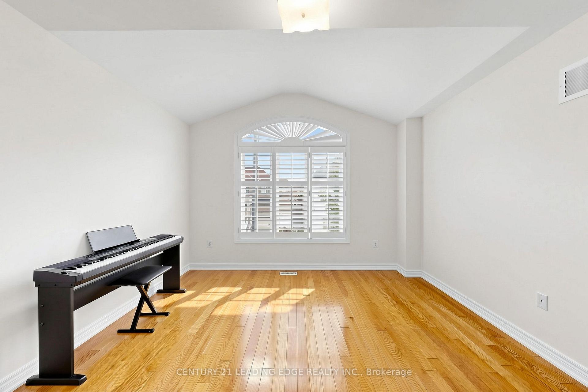 Photo 29 of 71 Josephine Road, Vaughan, Vellore Village — HOMEH