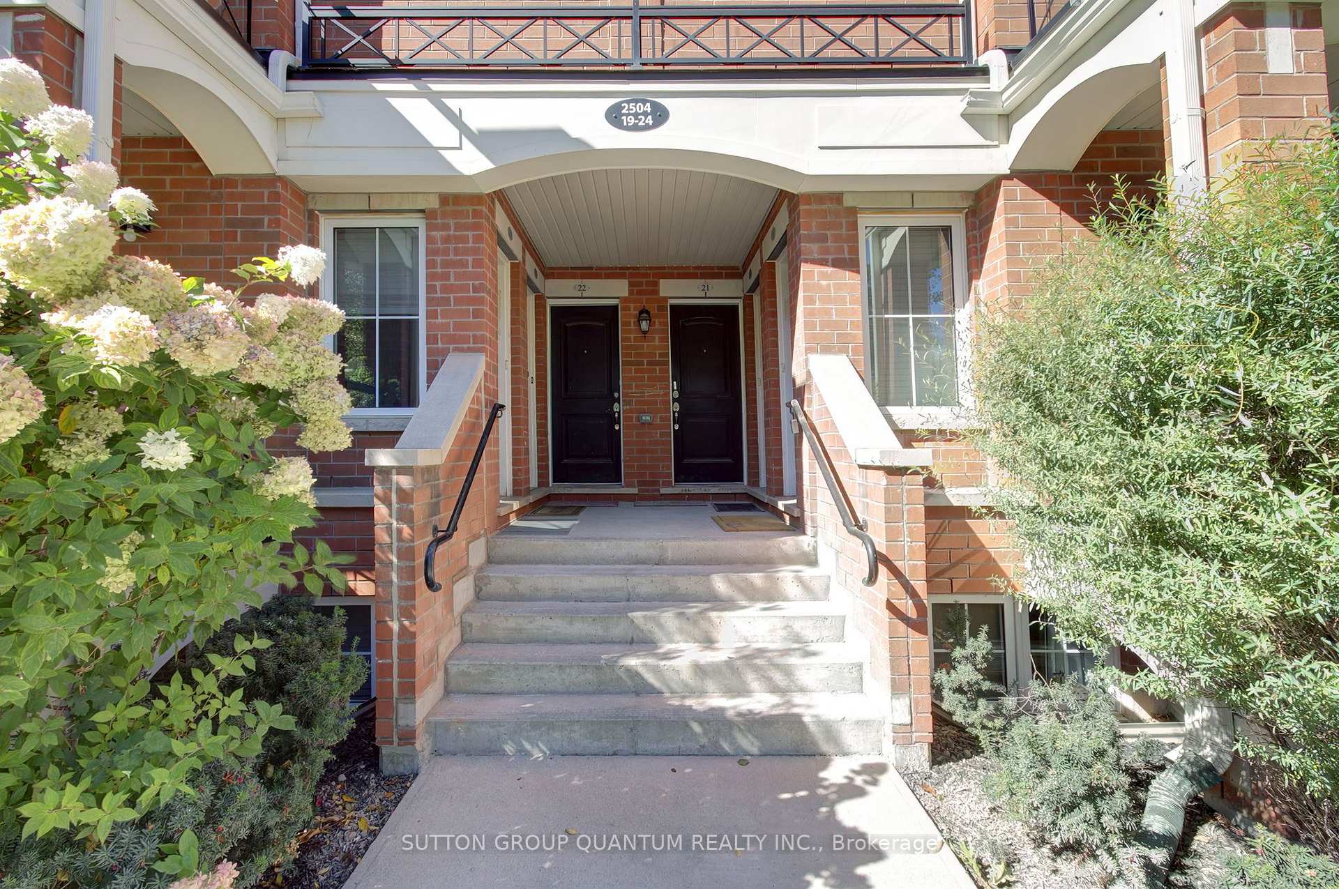 Photo 2 of Unit 23, 2504 Post Road, Oakville, River Oaks — HOMEH